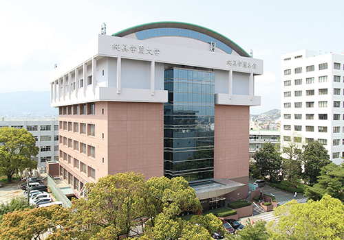 純真学園本館